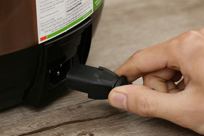 Nồi áp suất điện Kangaroo KG5P1 5 lít Màu Vàng đồng