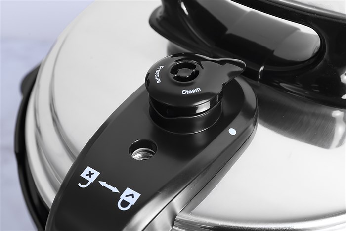 Nồi áp suất điện Ferroli FPC900-D 5 lít Màu Bạc Inox