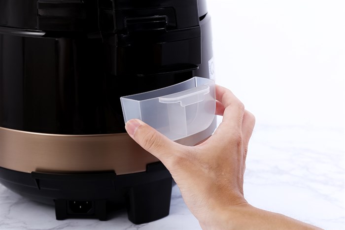 Nồi áp suất điện Sunhouse Mama SHD1586B 5 lít Màu Đen