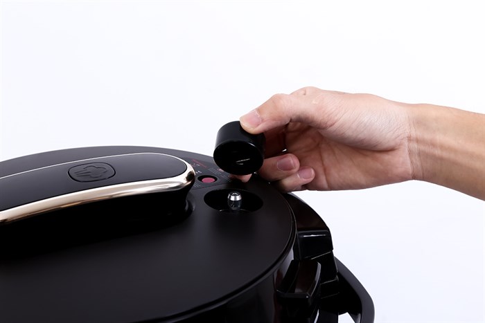 Nồi áp suất điện Sunhouse Mama SHD1586B 5 lít Màu Đen