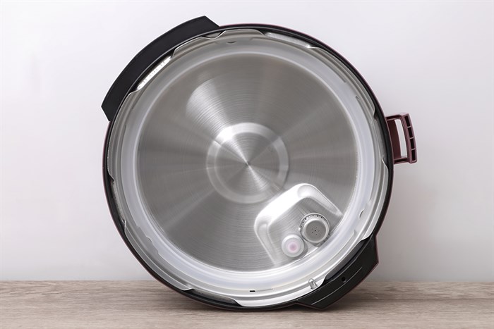 Nồi áp suất điện Sunhouse SHD1657 6 lít Màu Đen - Tím