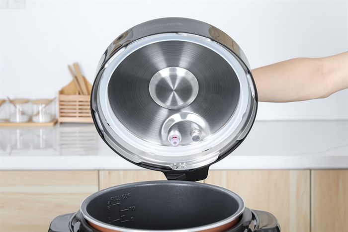 Nồi áp suất điện BlueStone PCB-5648 5 lít Màu Vàng đồng