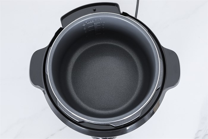 Nồi áp suất điện BlueStone PCB-5648 5 lít Màu Vàng đồng