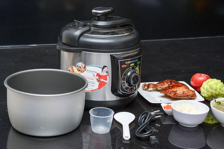 Dung tích nồi 5L có thể nấu được lượng thức ăn lớn Dung tích nồi 5L có thể nấu được lượng thức ăn lớn