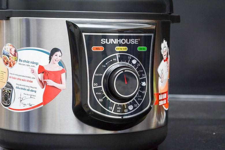 Nồi có đến 5 chức năng nấu và có thể hẹn giờ nấu tiện lợi Nồi có đến 5 chức năng nấu và có thể hẹn giờ nấu tiện lợi