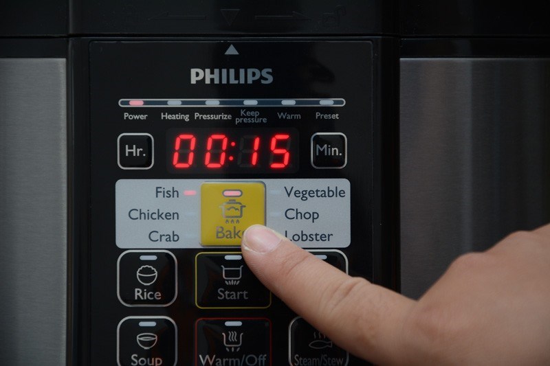 Nồi áp suất điện Philips HD2136 5 lít Màu Bạc