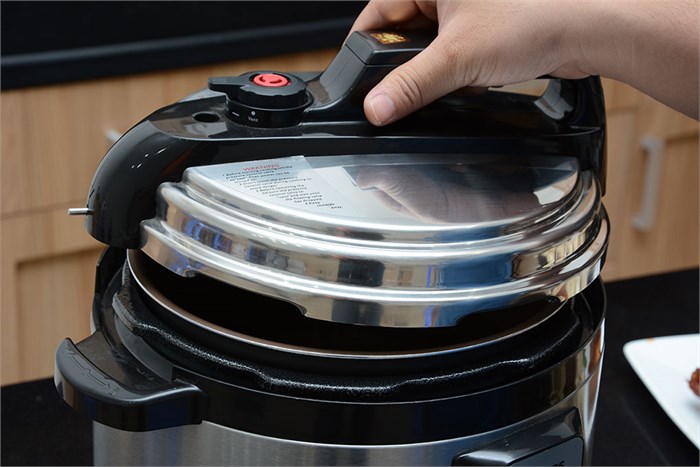 Nồi áp suất điện tử Philips HD2103 5.0 lít Màu Bạc