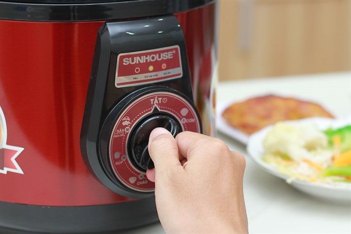 Nồi áp suất điện Sunhouse SHD-1552 5 lít Màu Đỏ