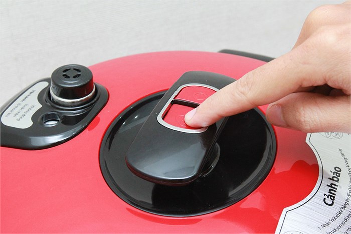 Nồi áp suất điện Sunhouse SHD 1767 6 lít Màu Đỏ