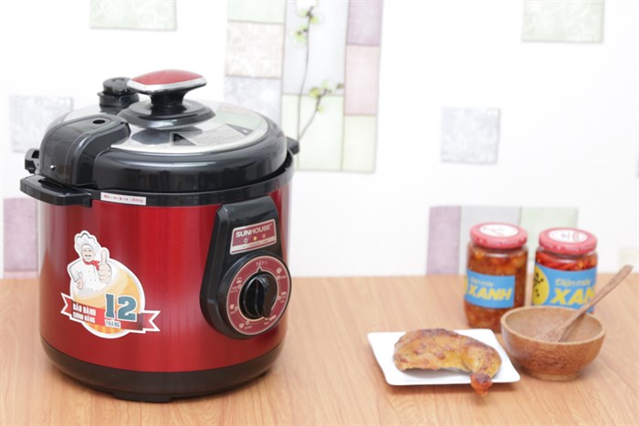 Nồi áp suất điện Sunhouse SHD-1562 6.0 lít Màu Đỏ