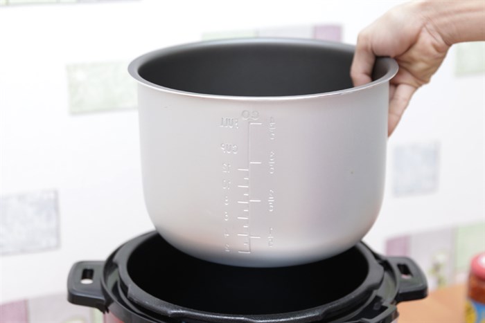 Nồi áp suất điện Sunhouse SHD-1562 6.0 lít Màu Đỏ