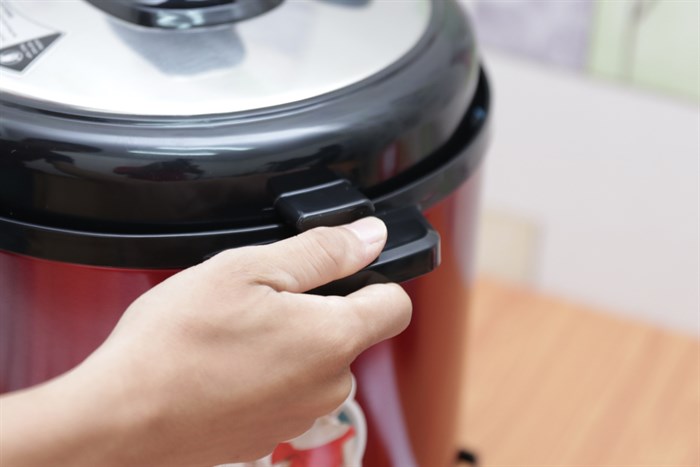 Nồi áp suất điện Sunhouse SHD-1562 6.0 lít Màu Đỏ