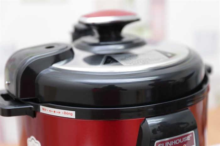 Nồi áp suất điện Sunhouse SHD-1562 6.0 lít Màu Đỏ