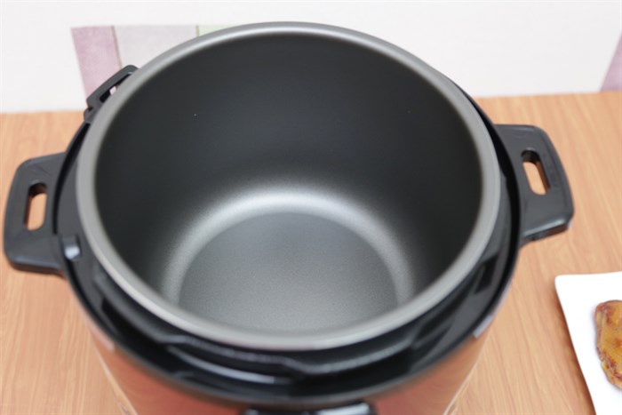 Nồi áp suất điện Sunhouse SHD-1562 6.0 lít Màu Đỏ