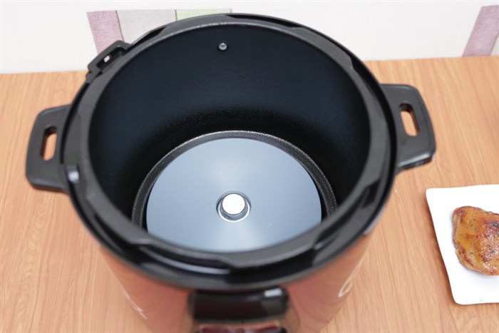 Nồi áp suất điện Sunhouse SHD-1562 6.0 lít Màu Đỏ