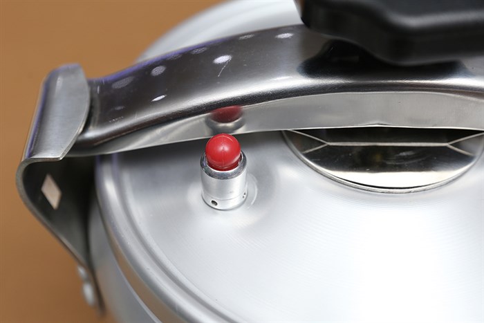 Nồi áp suất cơ Sunhouse SHA8603M 6 lít Màu Xám