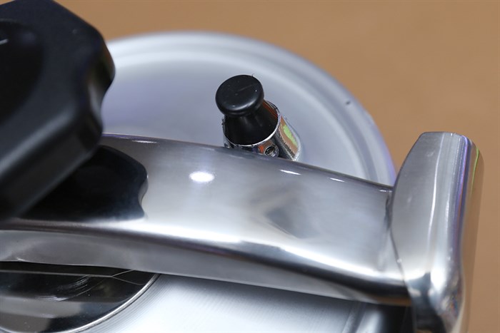 Nồi áp suất cơ Sunhouse SHA8603M 6 lít Màu Xám