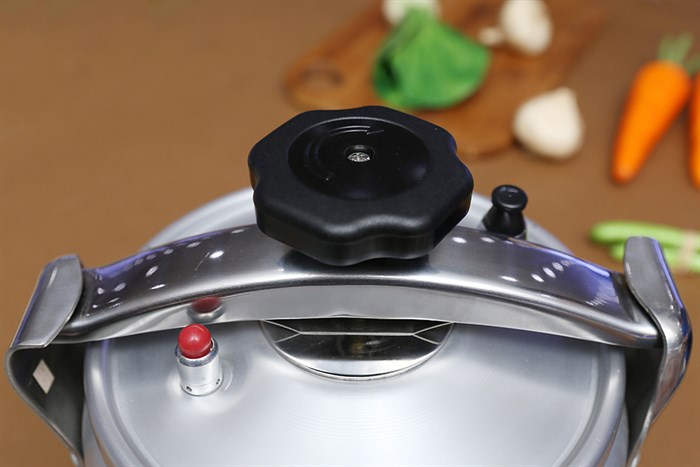 Nồi áp suất cơ Sunhouse SHA8603M 6 lít Màu Xám