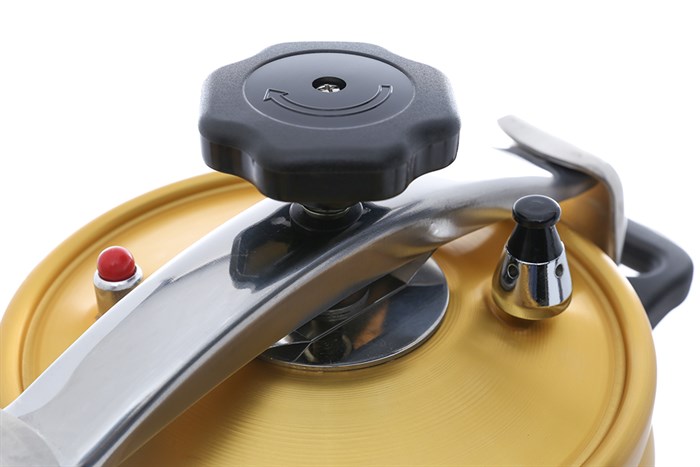 Nồi áp suất cơ Sunhouse SHA8504 5 lít Màu Vàng