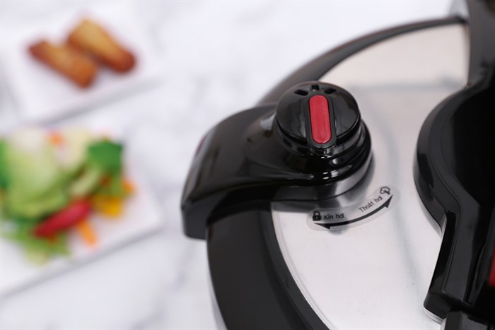 Nồi áp suất điện Sunhouse SHD1755 5 lít Màu Đỏ