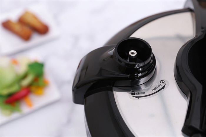 Nồi áp suất điện Sunhouse SHD1755 5 lít Màu Đỏ