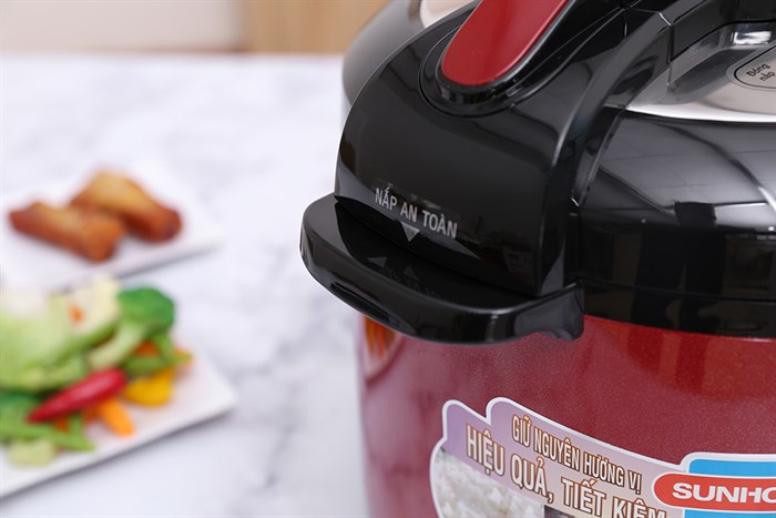 Nồi áp suất điện Sunhouse SHD1755 5 lít Màu Đỏ