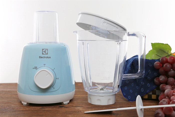 Máy xay sinh tố đa năng Electrolux EBR3416 Màu Xanh ngọc