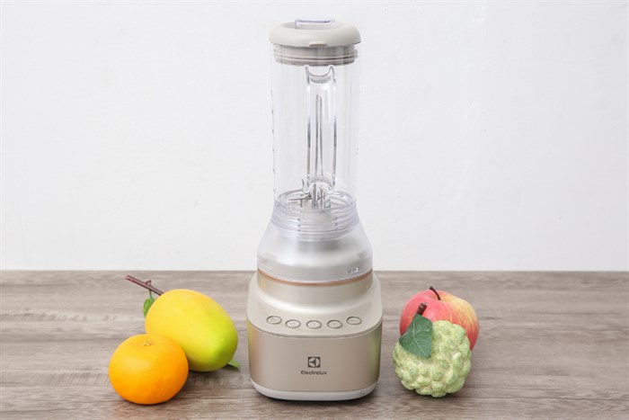 Máy xay sinh tố đa năng Electrolux E7CB1-86SM Màu Nâu nhạt