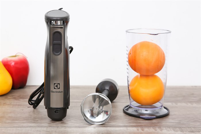 Máy xay sinh tố cầm tay Electrolux ESTM5417S Màu Đen