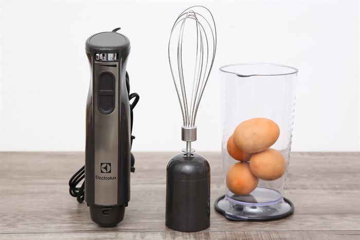 Máy xay sinh tố cầm tay Electrolux ESTM5417S Màu Đen