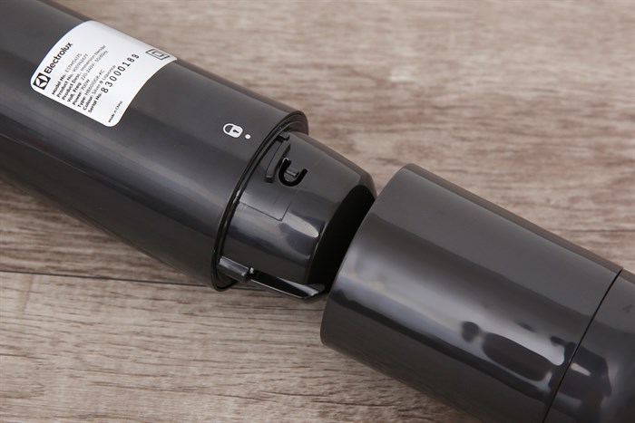 Máy xay sinh tố cầm tay Electrolux ESTM5417S Màu Đen