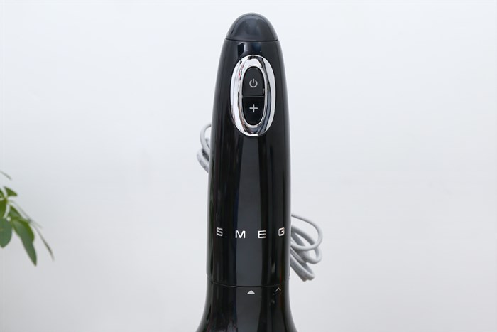 Máy xay cầm tay Smeg HBF02BLEU (535.43.611) Màu Đen