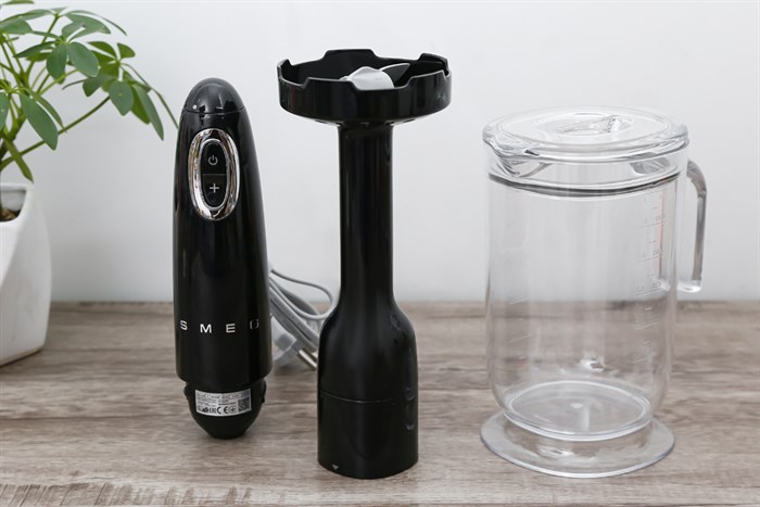 Máy xay cầm tay Smeg HBF02BLEU (535.43.611) Màu Đen