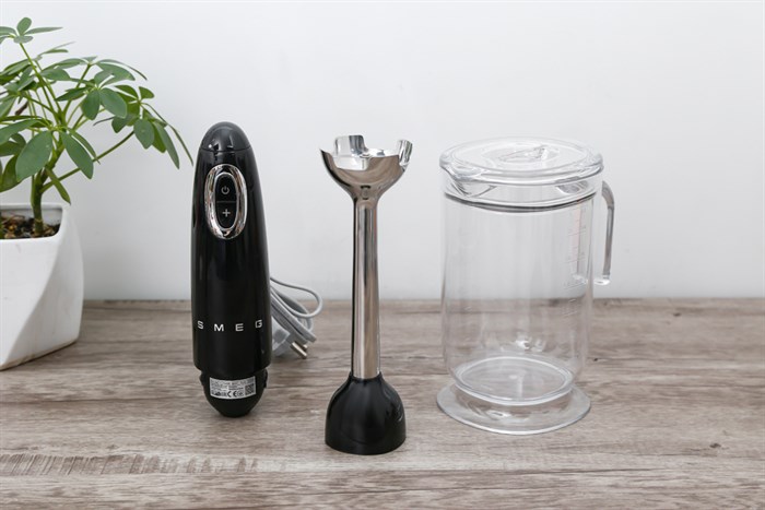Máy xay cầm tay Smeg HBF02BLEU (535.43.611) Màu Đen