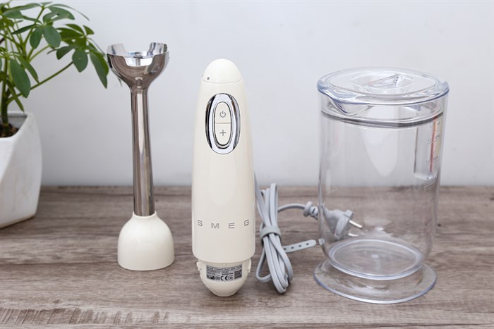Máy xay cầm tay Smeg HBF02CREU (535.43.615) Màu Kem