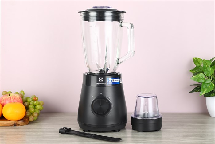 Máy xay sinh tố đa năng Electrolux E3TB1-310K Màu Đen