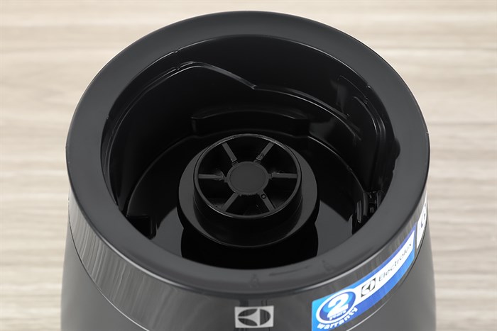 Máy xay sinh tố đa năng Electrolux E3TB1-310K Màu Đen
