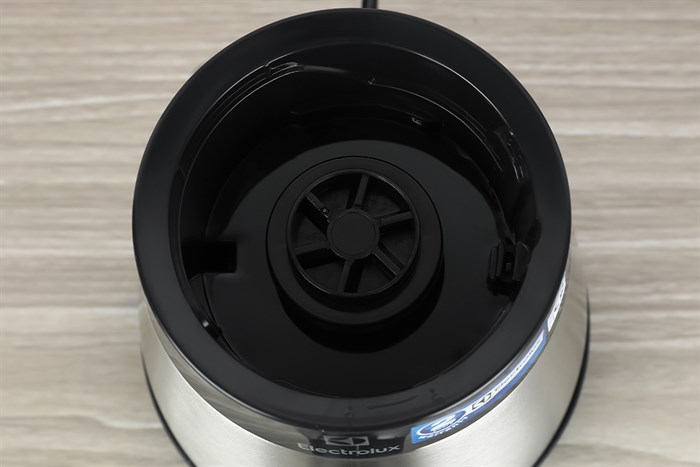 Máy xay sinh tố đa năng Electrolux E3TB1-710S Màu Đen - Xám