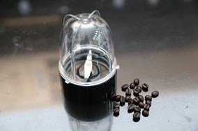 Cối xay khô tiện dụng đi kèm