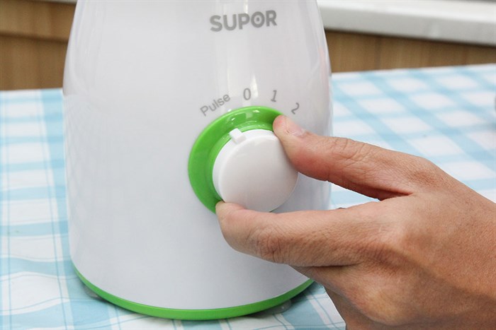 Máy xay sinh tố Supor SB30P Màu Trắng - Xanh