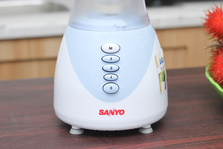Máy xay sinh tố Sanyo 1.5 lít SB-KF319 - Điều chỉnh tốc độ xay đơn giản bằng nút bấm