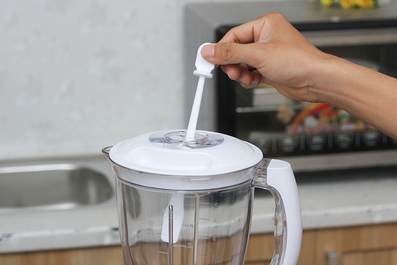 Máy xay sinh tố Sanyo 1.5 lít SB-KF319 - Cối xay đi kèm thìa khuấy tiện dụng