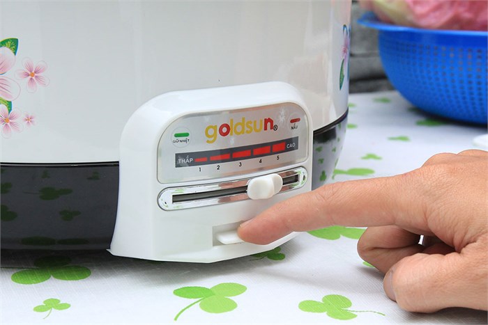 Nồi lẩu điện Goldsun MC-GAL30 3 lít Màu Trắng