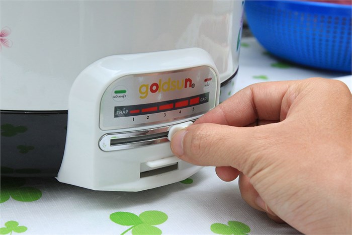 Nồi lẩu điện Goldsun MC-GAL30 3 lít Màu Trắng