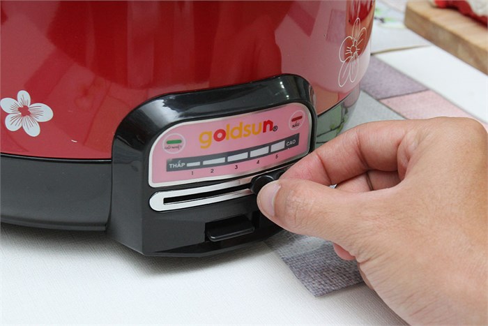 Nồi lẩu điện Goldsun MC-GAL30 3 lít Màu Đỏ