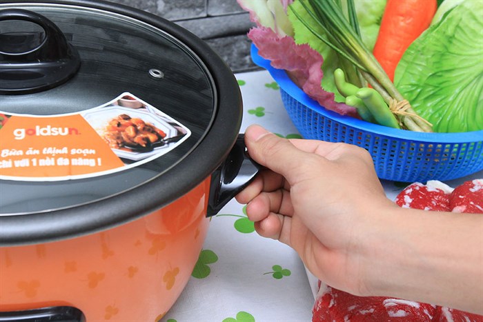 Nồi lẩu điện Goldsun MC-GBB100 3 lít Cam Màu Cam