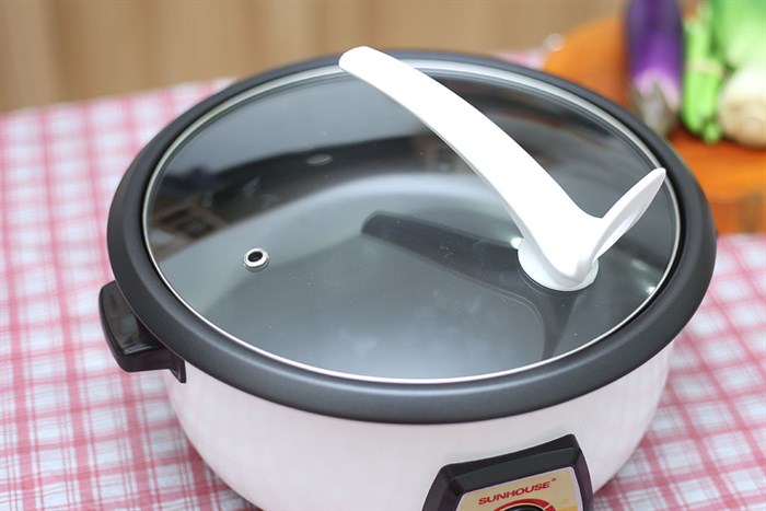 Nồi lẩu điện Sunhouse SHD 4521 3 lít Màu Trắng