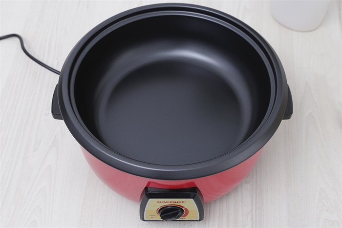 Nồi lẩu điện Sunhouse SHD 4520 3 lít Màu Đỏ