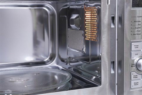 Có đèn chiếu sáng tiện quan sát - Lò vi sóng Sunhouse SHD4825