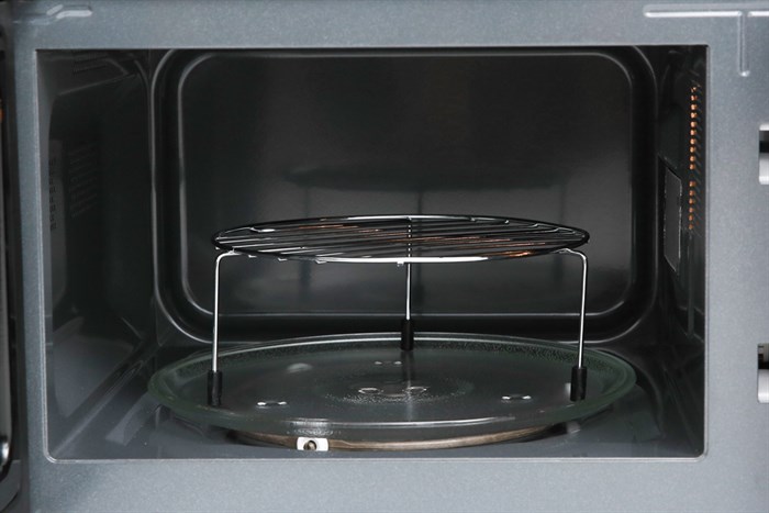 Lò vi sóng có nướng BlueStone MOB-7755 25 lít Màu Đen